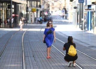 Zagreb: Građani uživaju u sunčanom danu uoči najavljene promjene vremena