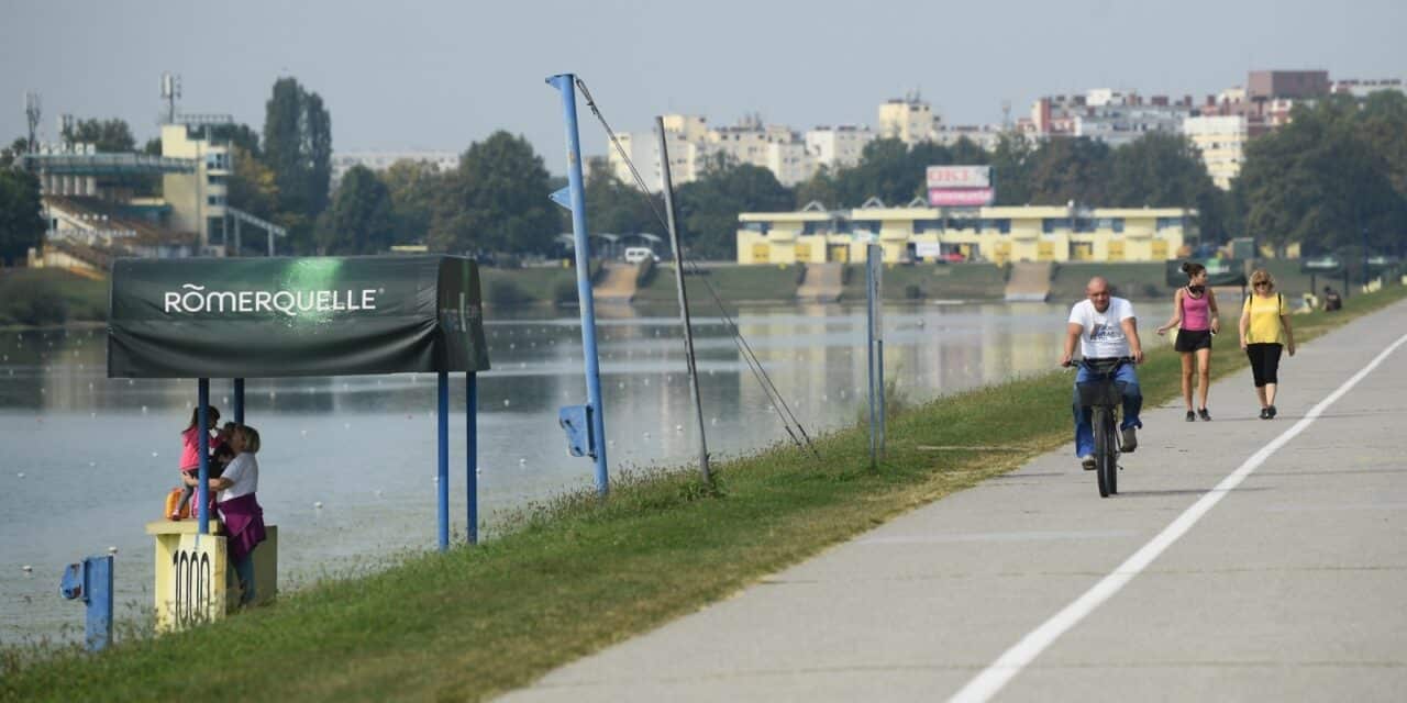 Zagreb: Prvi dan jeseni građani iskoristili za uživanje na Jarunskom jezeru