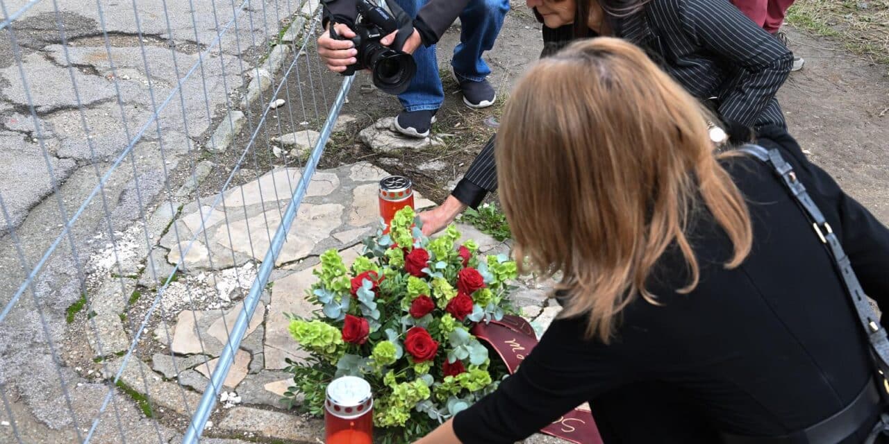 Zagreb: Delegacija SDP-a zapalila svijeće ispred Općinskog građanskog suda