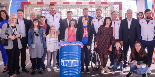 Zagreb: Hrvatski rukometni savez i INA potpisali sponzorski ugovor