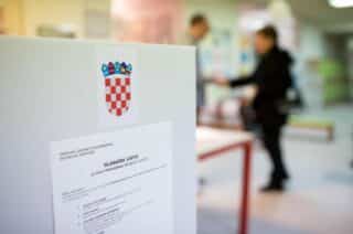 U 7 sati otvorena su biračka mjesta za izbor predsjednika Republike Hrvatske