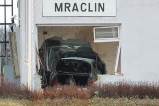 Kod naplatnih kućica Mraclin vozač izgubio nadzor nad vozilom i udario u objekt HAC-a