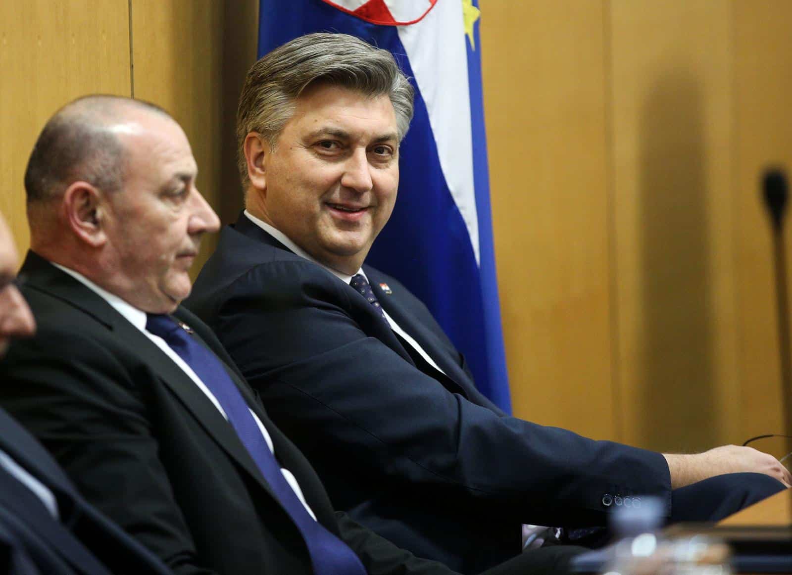 Zagreb: 33 zastupnika traže pokretanje pitanja povjerenja Premijeru