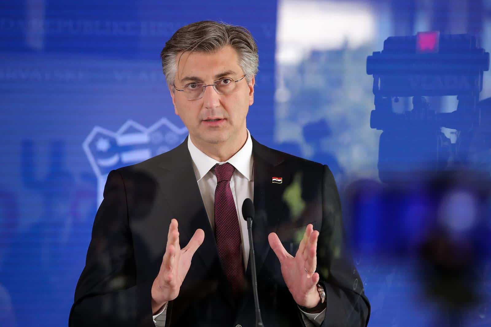 Zagreb: Predsjednik Vlade Andrej Plenković nakon sjednice medijima dao je kratku izjavu