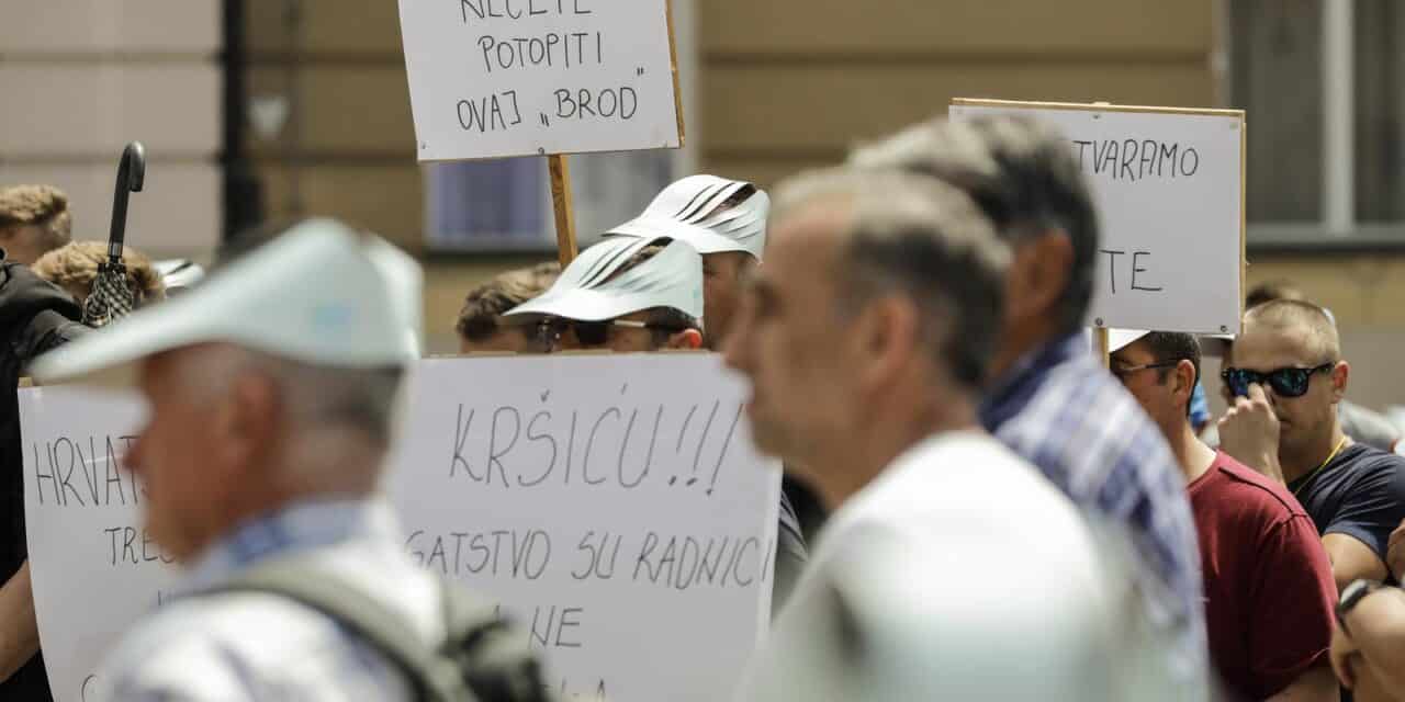 Zagreb: Prosvjed željezničara kako bi spasili radna mjesta i tvrtku za gradnju pruga