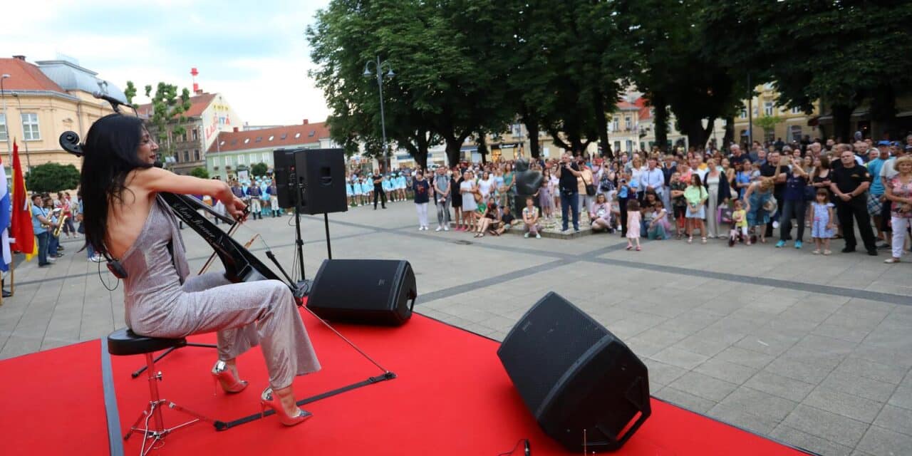 Karlovac: Ana Rucner svirala na otvorenju Zvjezdanog ljeta