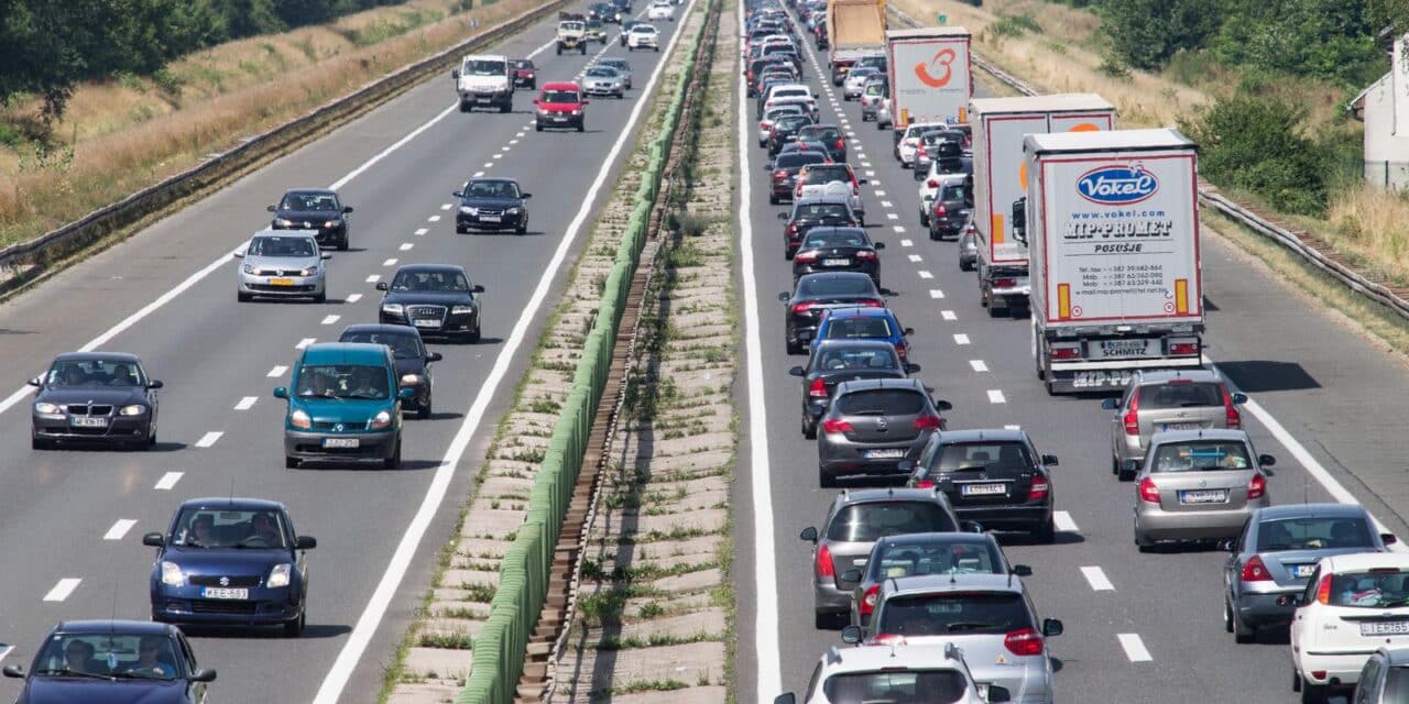 Zagreb: Kolona vozila na zagreba?koj obilaznici u smjeru prema moru