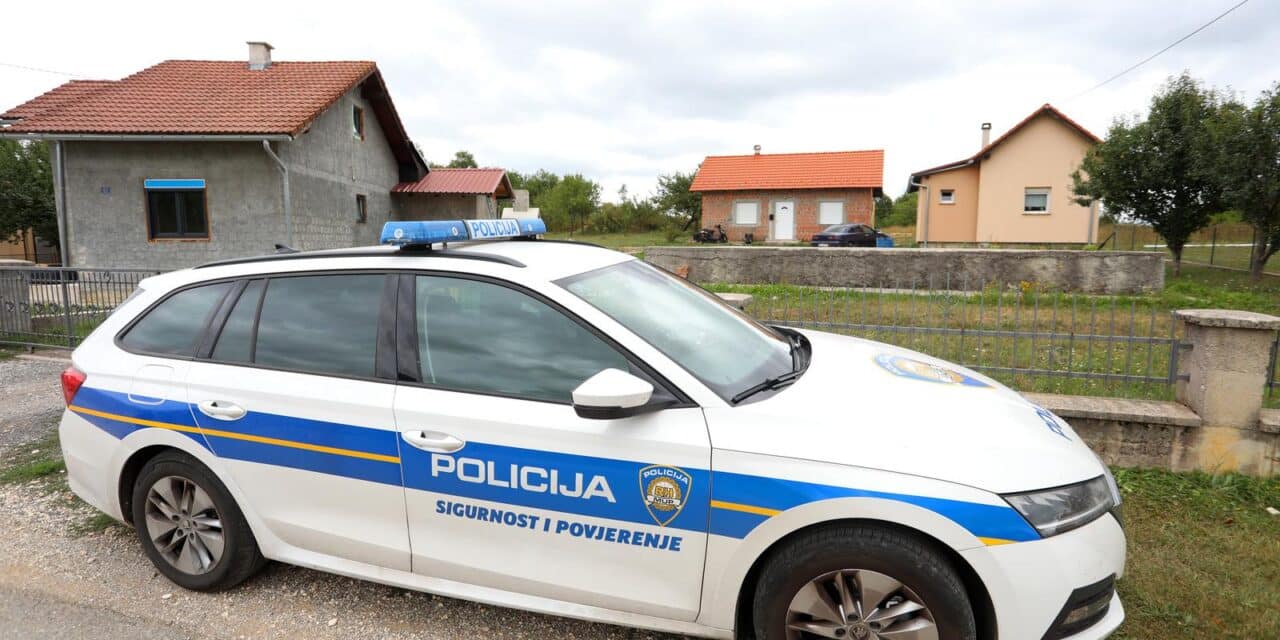 Gospić: Muškarac nožem napao suprugu i njenog prijatelja