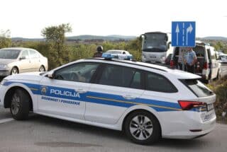Automobil i motor sudjelovali u prometnoj nesreći naa Jadranskoj magistrali kod Šibenika