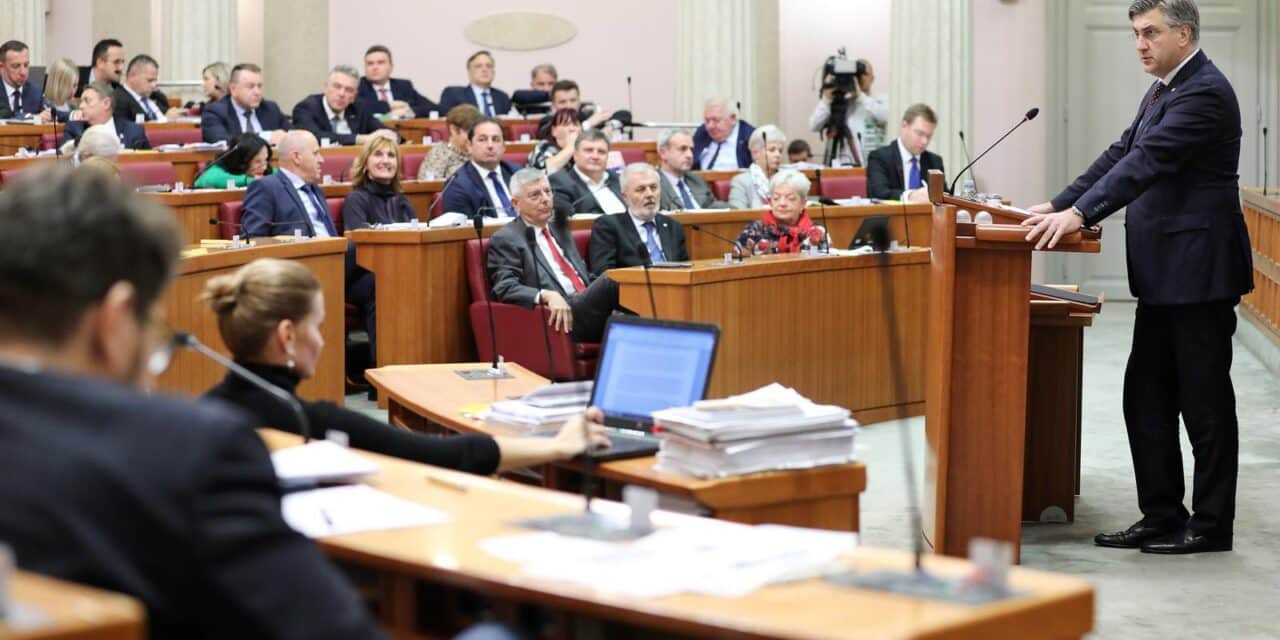 Zagreb: Premijer Plenković na raspravi o proračunu za 2023
