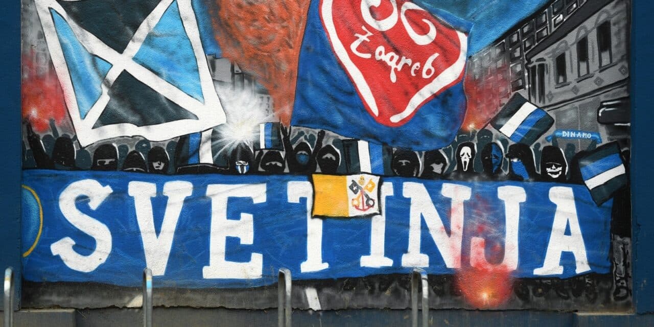 Zagreb: Grafiti posvećeni Dinamu na osnovnoj školi Savski gaj