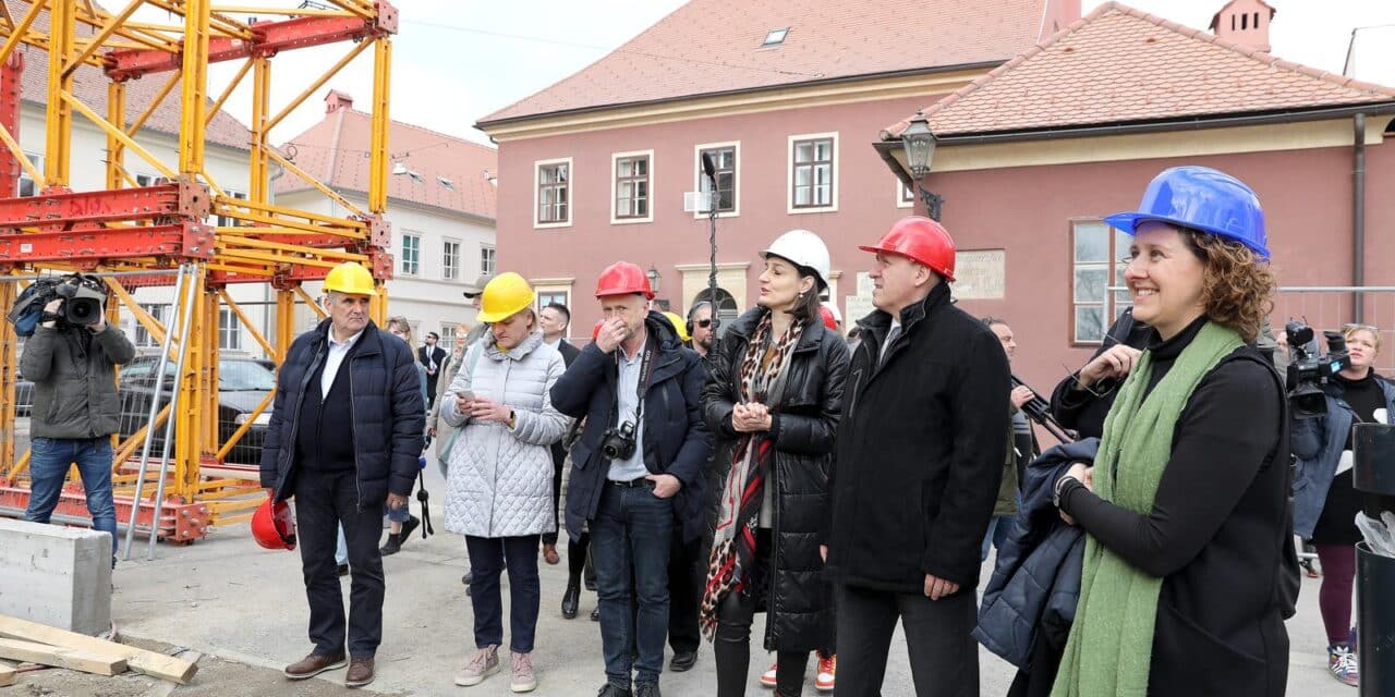 Zagreb: Ministri Bačić i Obuljen Koržinek obišli kulturne ustanove na Gornjem gradu koje se obnavljaju nakon potresa
