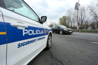 Zagreb: Policija na Jadranskoj aveniji provjerava propusnice i kršenje samoizolacije