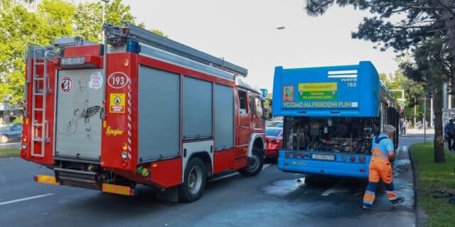 Zagreb: Na Selskoj cesti zapalio se ZET-ov autobus