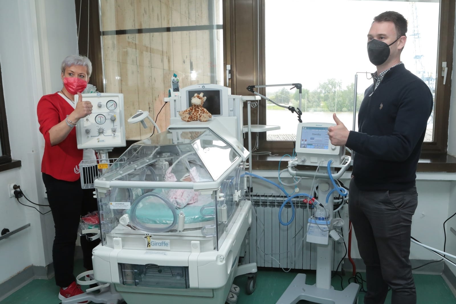 Osijek: Zavod za neonatologiju dobio vrijednu donaciju Palčića i uderuge “Dinamo to smo mi”