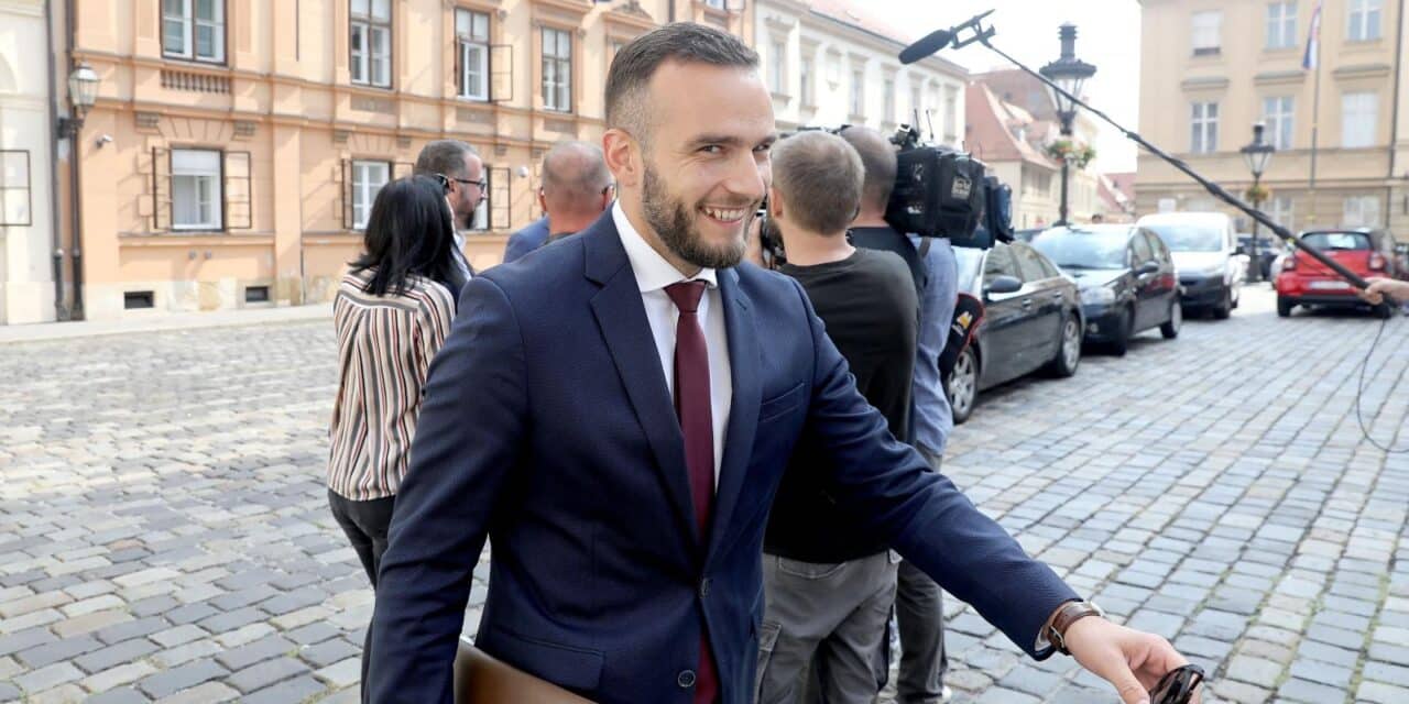 Zagreb: Ministri dolaze na sjednicu prvog radnog dana nove Vlade RH