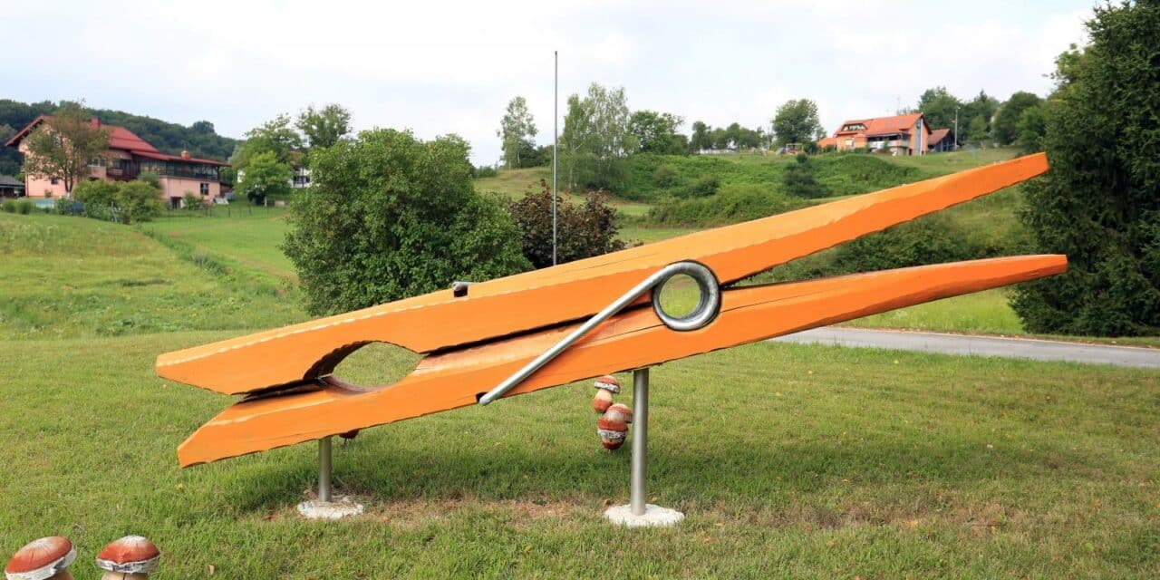 Karlovac: Kvačica za rublje od 4 metra u vrtu obitelji Čohlić