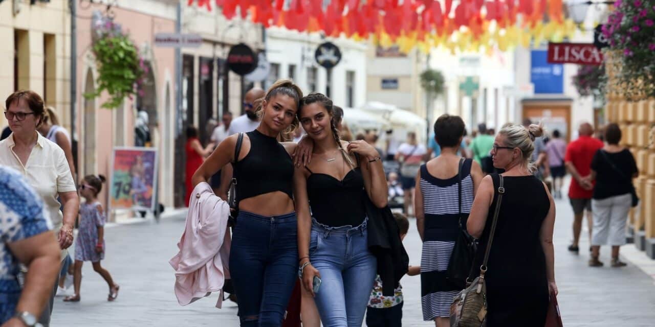Ulični i glazbeni festival Špancirfest u u baroknom Varaždinu