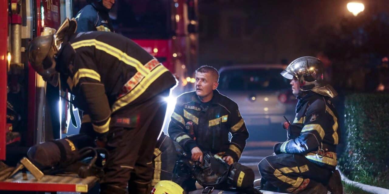 Zagreb: Vatrogasci gase požar u zgradi u ulici Horvata Kiša
