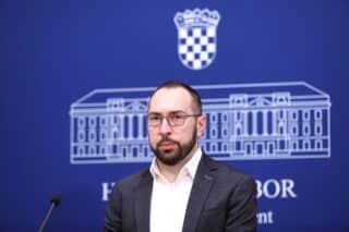 Zagreb: Klub zastupnika zeleno lijevog bloka o novom Ovršnom zakonu