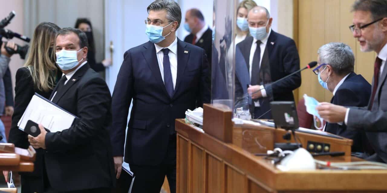 Sabor je sjednicu počeo aktualnim prijepodnevom, postavljanjem zastupničkih pitanja Vladi