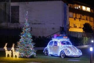 Zagreb: Iza dječjeg igrališta u Kraljičevoj ulici osvanula ukrašena VW buba