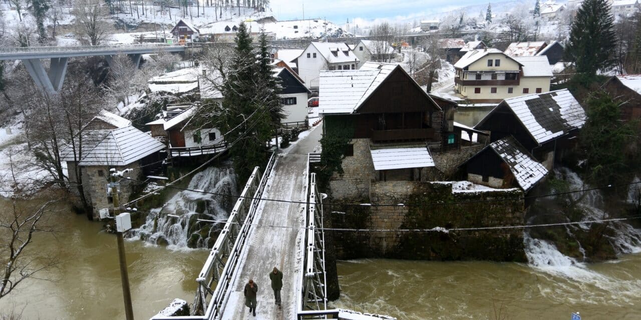 Novi snježni prekrivač prekrio  je Rastoke