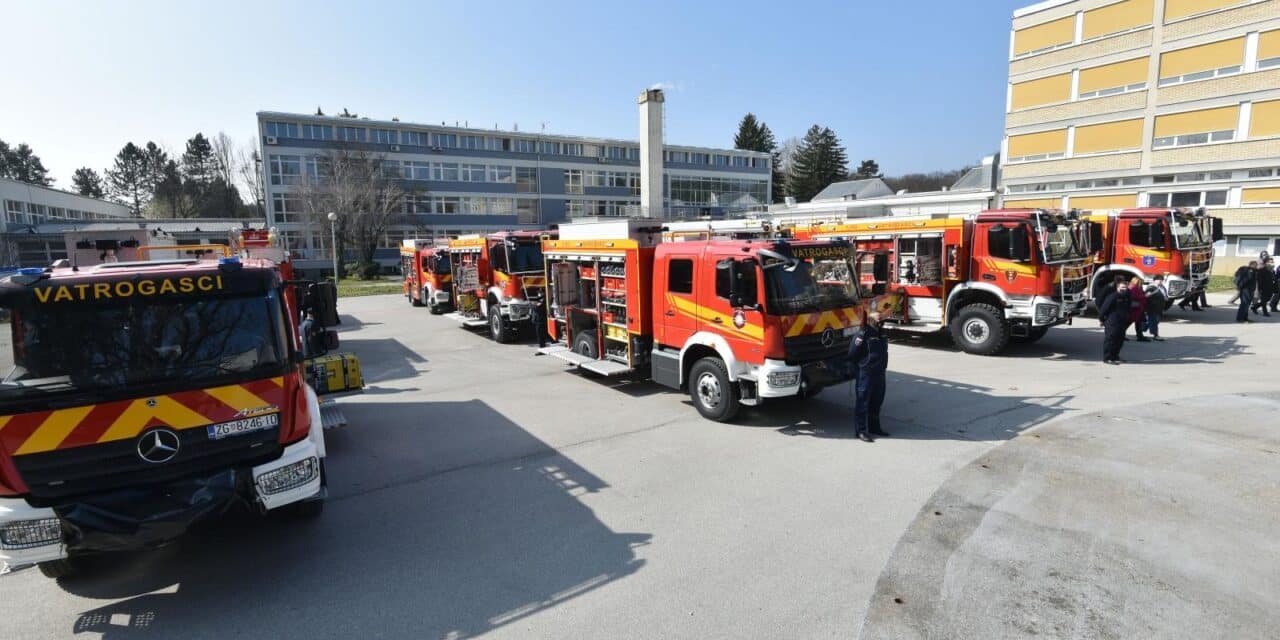 Zagreb: Ministar Božinović sudjelovao na primopredaji 14 vatrogasnih vozila