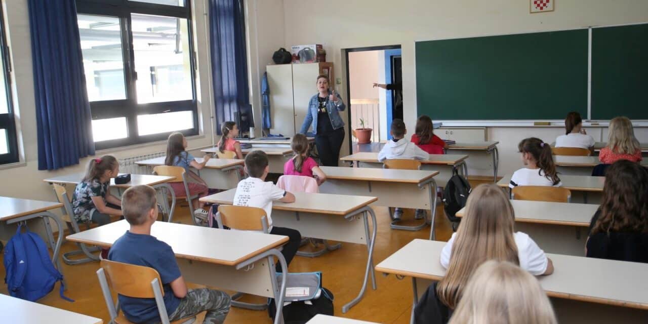 Solin: Učenici nižih razreda s veseljem se vratili u školu