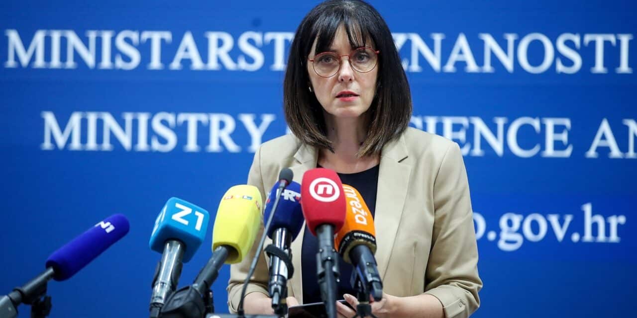 Zagreb: Ministrica Divjak o povratku učenika razredne nastave u škole