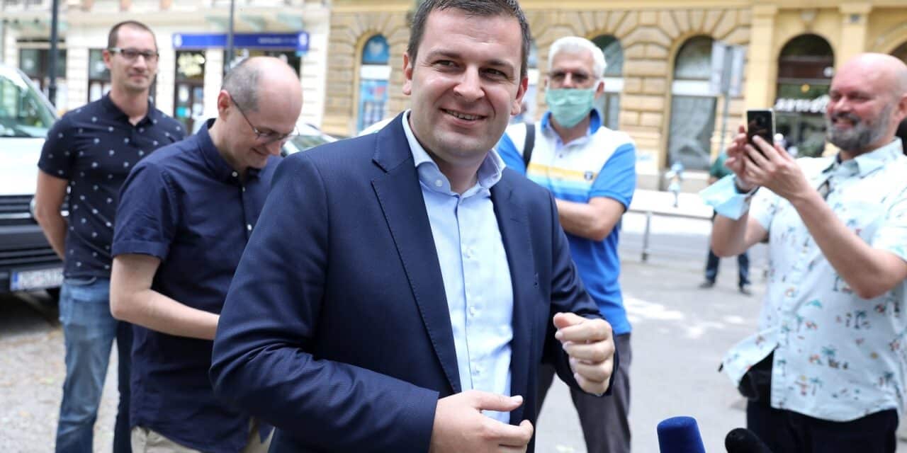 Zagreb: HSLS održao konferenciju za medije na Zrinjevcu
