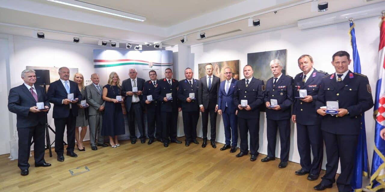 Dodijeljena odlikovanja hrvatskim državljanima koji su sudjelovali u spašavanju stradalih Mađara