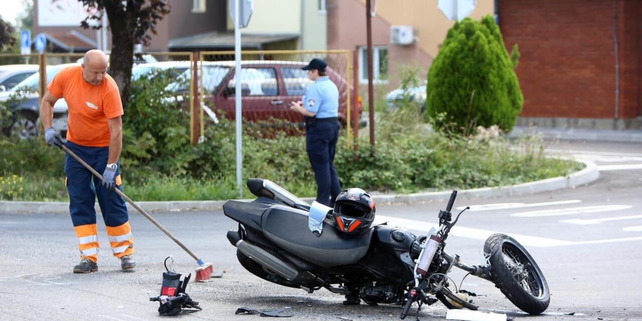 Karlovac: U sudaru s kamionom poginuo motociklist