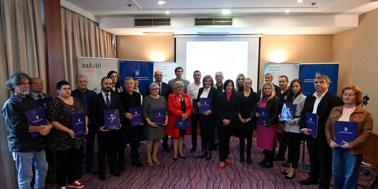 Zagreb: Uručeno 29 ugovora u sklopu Poziva „Zaželi – program zapošljava žena – faza III“
