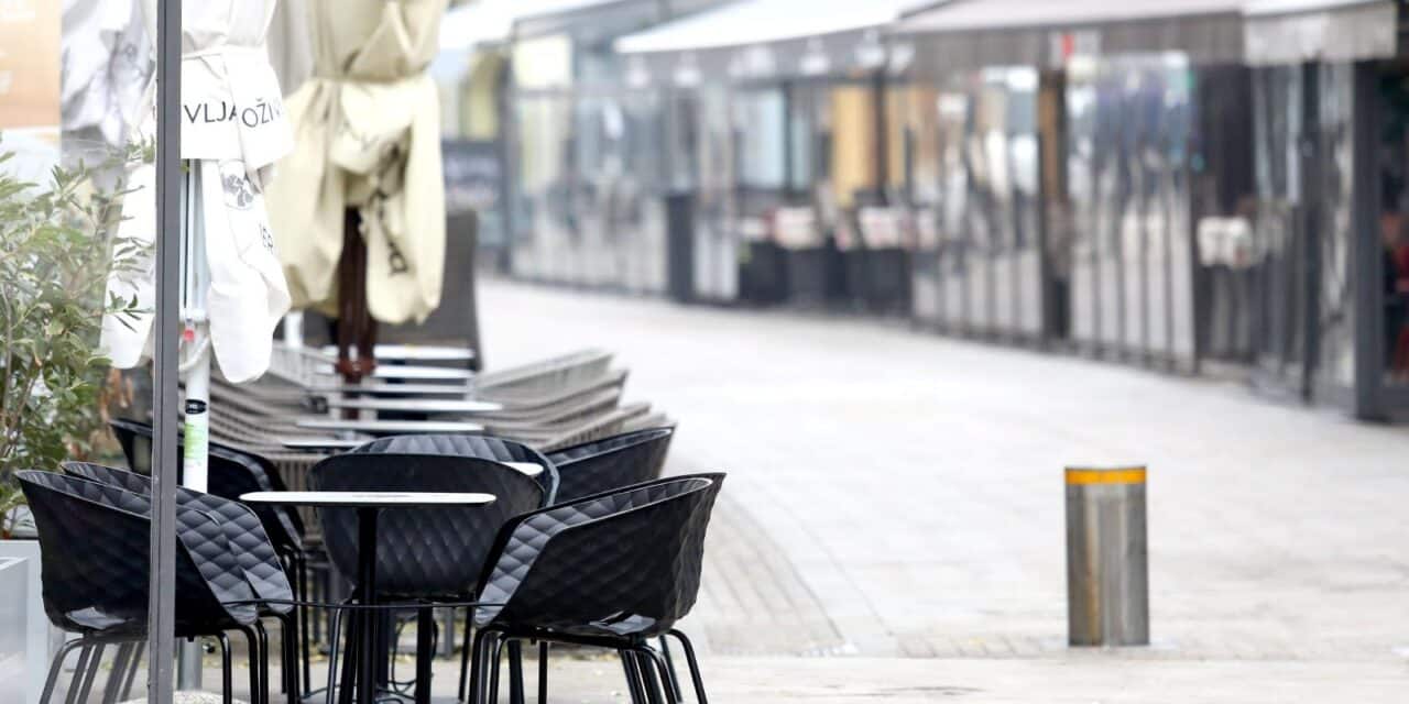 Zagreb: Vlasnici ugostiteljskih objekata čekaju nove mjere – terase kafića prazne