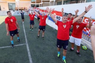 KATAR 2022 – Hrvatski navijači slavili su u dvoboju protiv meksičkih navijača