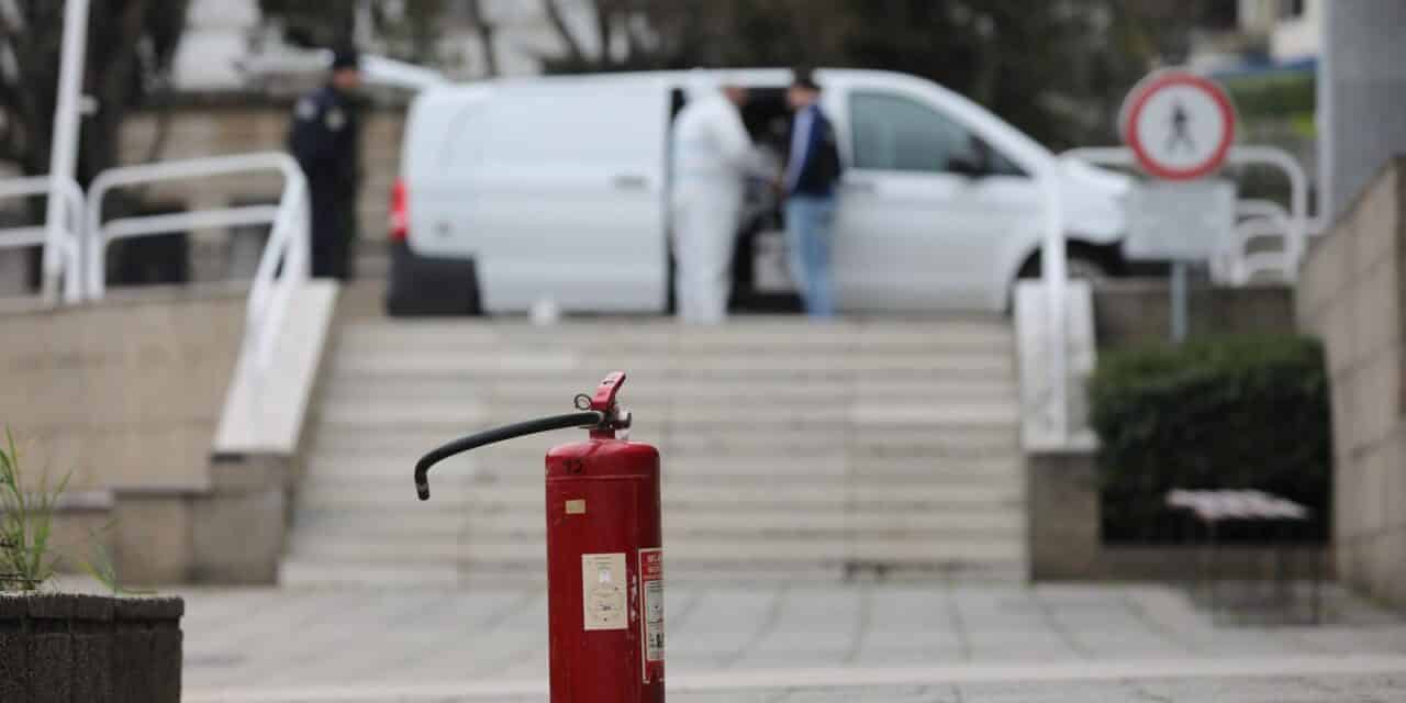 Pula: Očevidom utvrđeno da je požar kod zgrade policije podmetnut