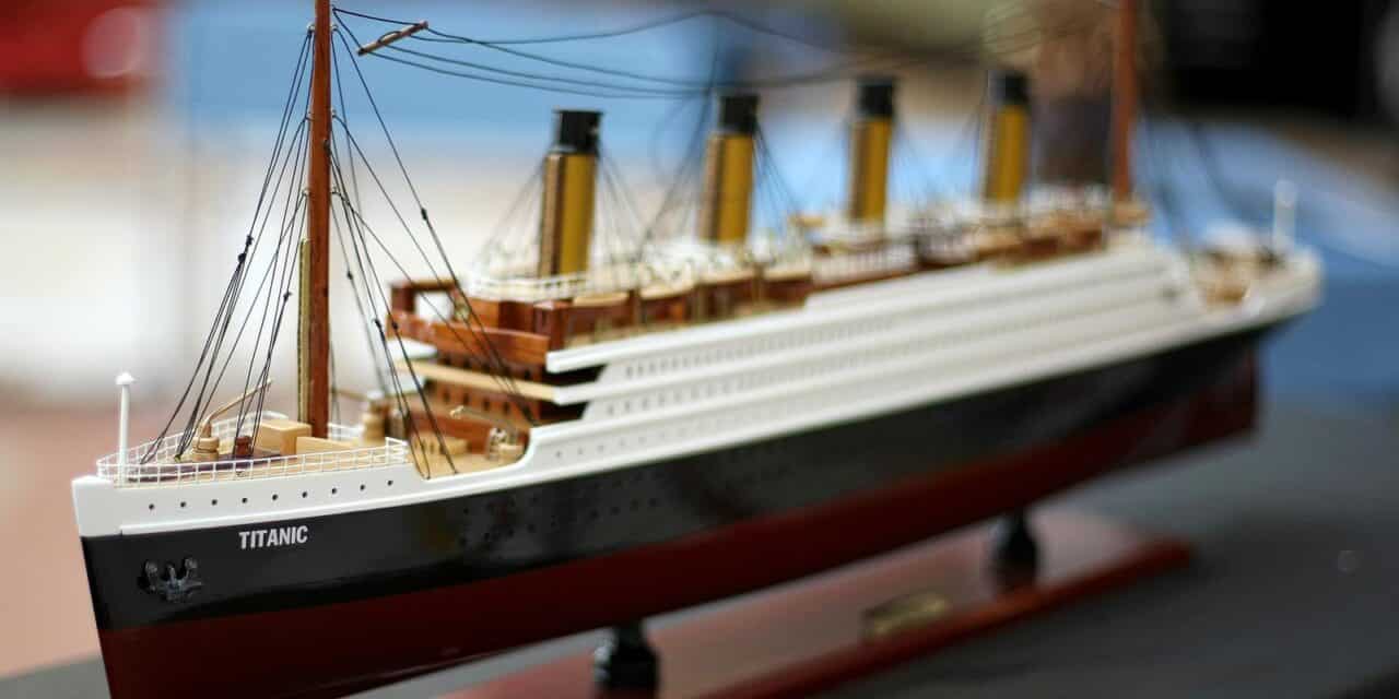 Osijek: Maketa broda Titanic napravljena od drveta