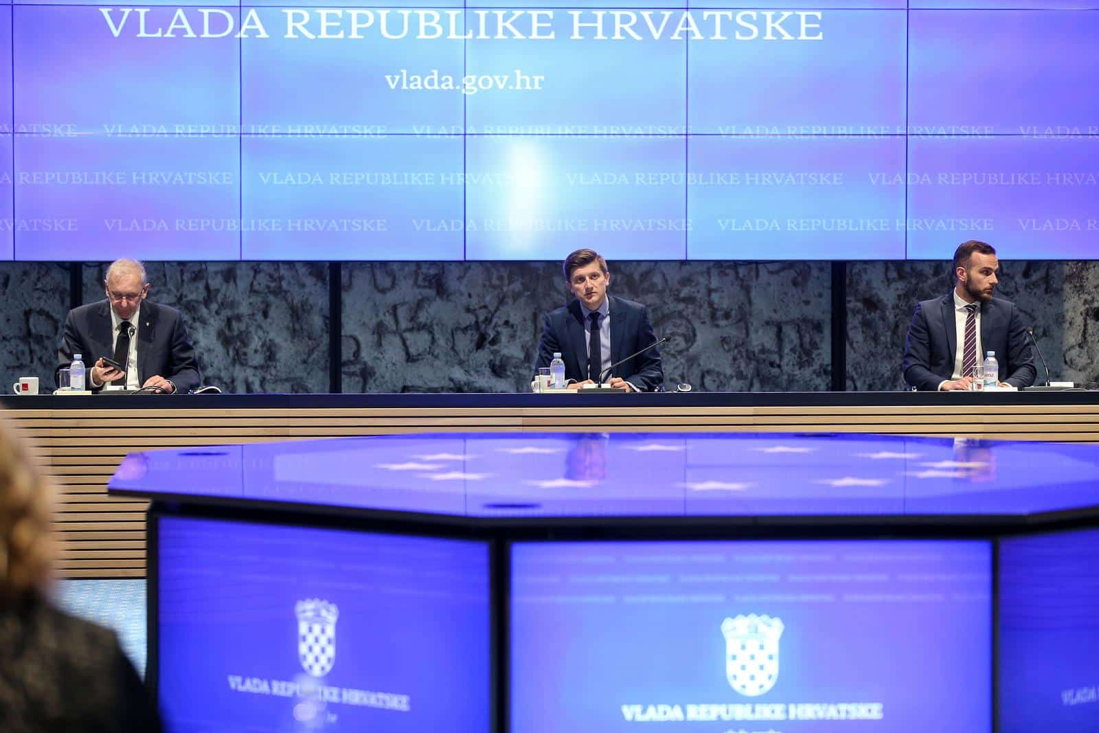 Zagreb: Sastanak predstavnika pregovaračkih odbora Vlade RH s čelnicima pregovaračkih odbora sindikata javnih službi i sindikata državne službe