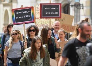 Zagreb: Prosvjed za prava pomoćnika u nastavi i stručnih komunikacijskih posrednika