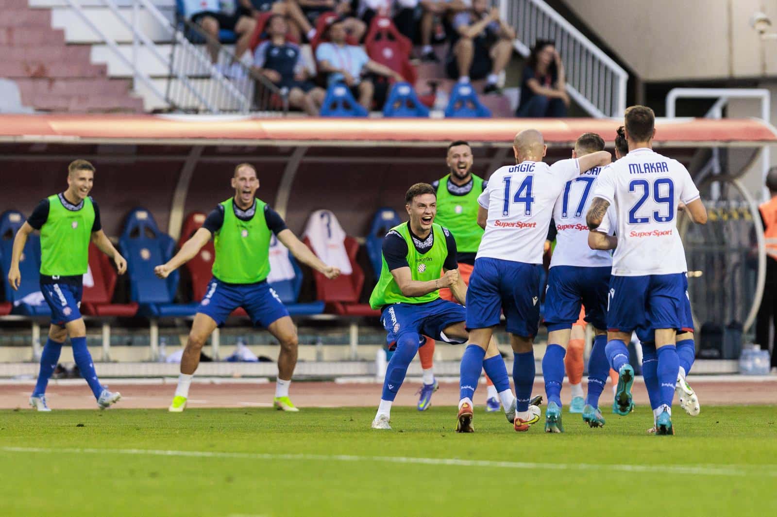 Prva Hrvatska Liga - Stigli su sastavi za susret GNK Dinamo Zagreb - HNK Hajduk  Split (17:05)