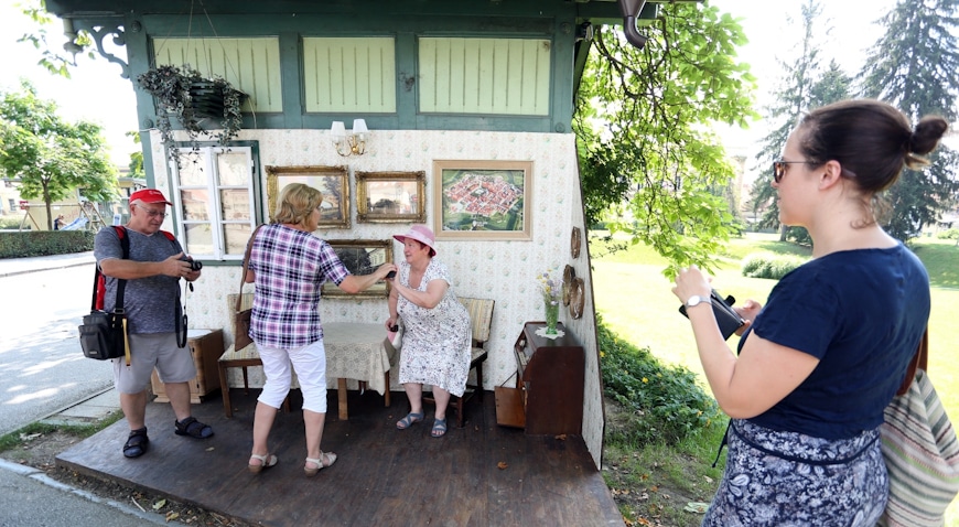 Karlovac: Uz Paviljon Katzler otvoren je jedinstveni foto kutak i dnevni boravak na otvorenom