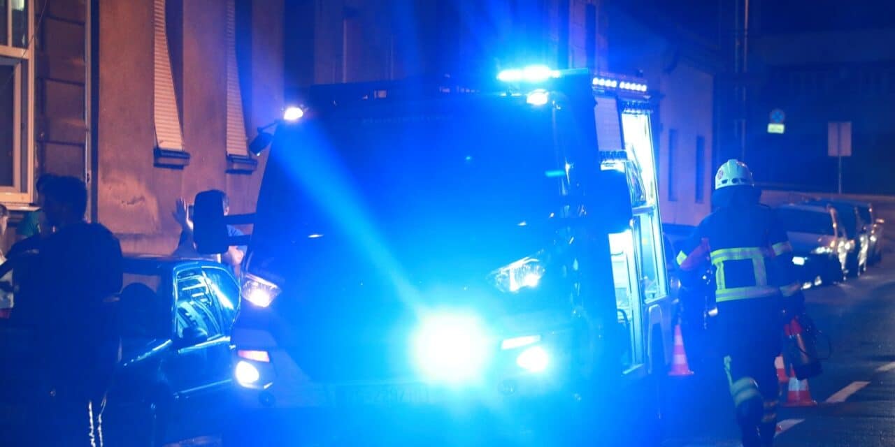 Zagreb: Vatrogasci na Sv. Duhu spašavaju potopljeni stan