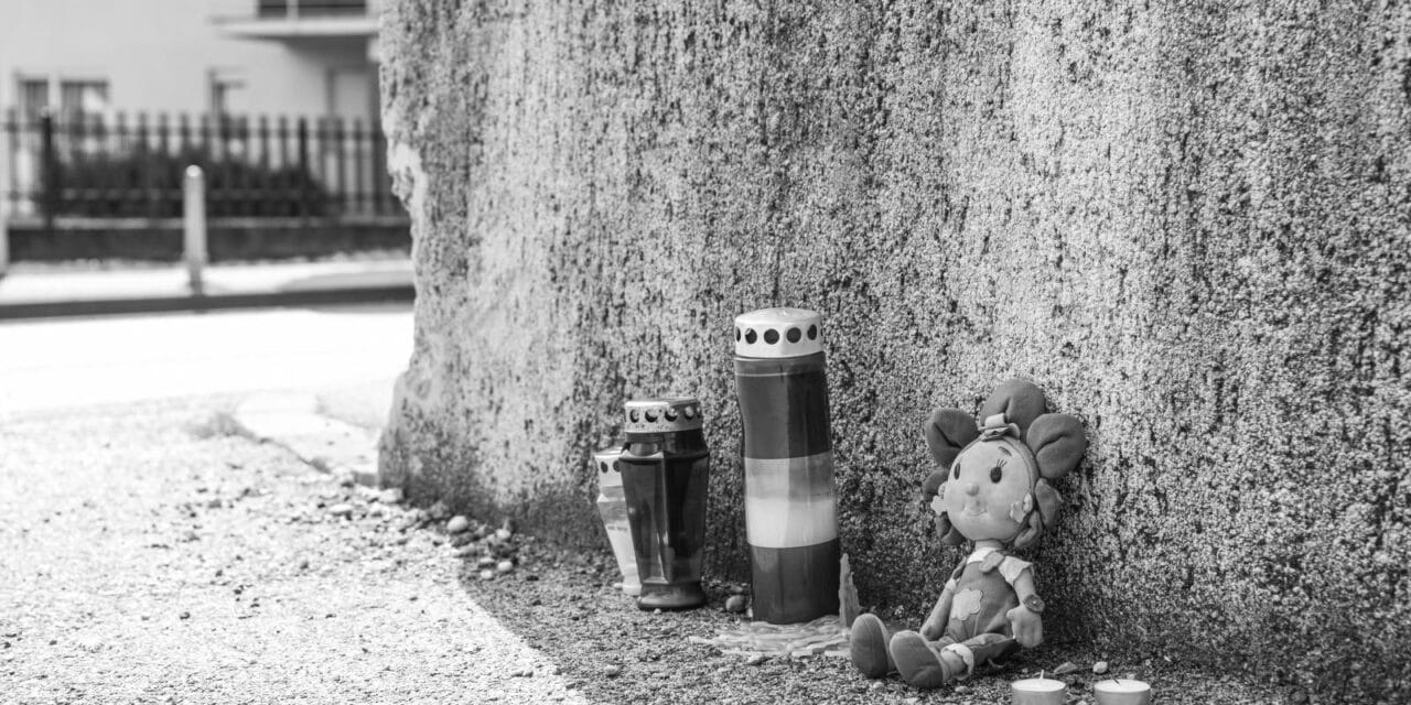 Zagreb: Tužni prizor ispred ulaza gdje je otac ubio troje djece