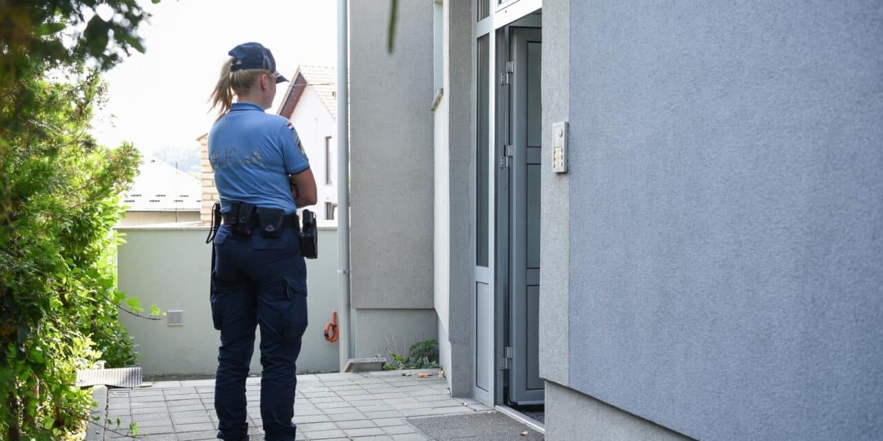 Zagreb: Tužni prizor ispred ulaza gdje je otac ubio troje djece