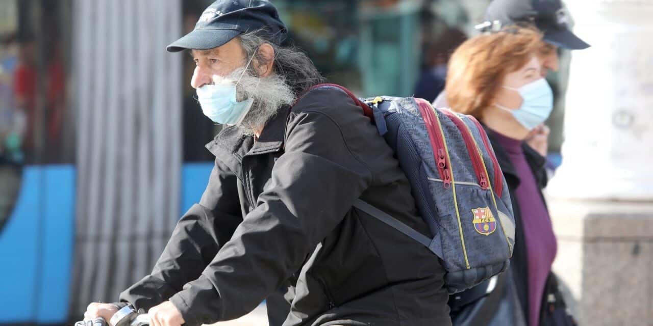 Zagreb: Većina građana nosi maske i na otvorenom