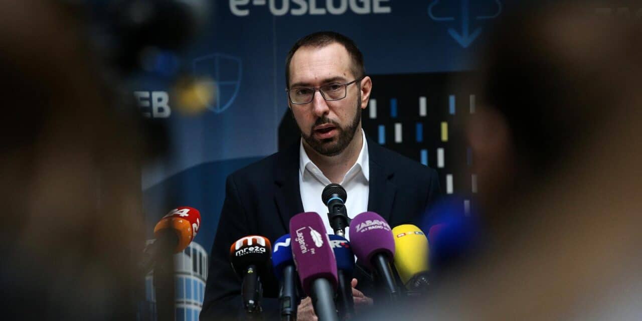 Zagreb: Tomislav Tomašević i Danijela Dolenec održali konferenciju za medije