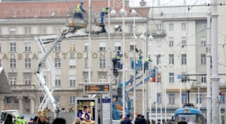Zagreb: Započelo blagdansko ukrašavanje centra grada