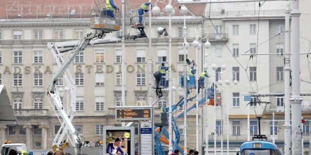 Zagreb: Započelo blagdansko ukrašavanje centra grada