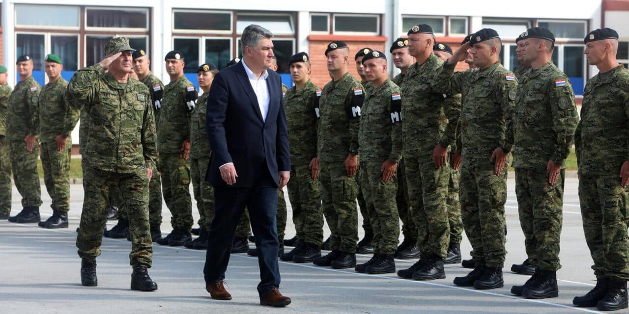 Karlovac: Predsjednik Milanović sudjelovao na svečanom ispraćaju 1. kontingenta OSRH u Mađarsku